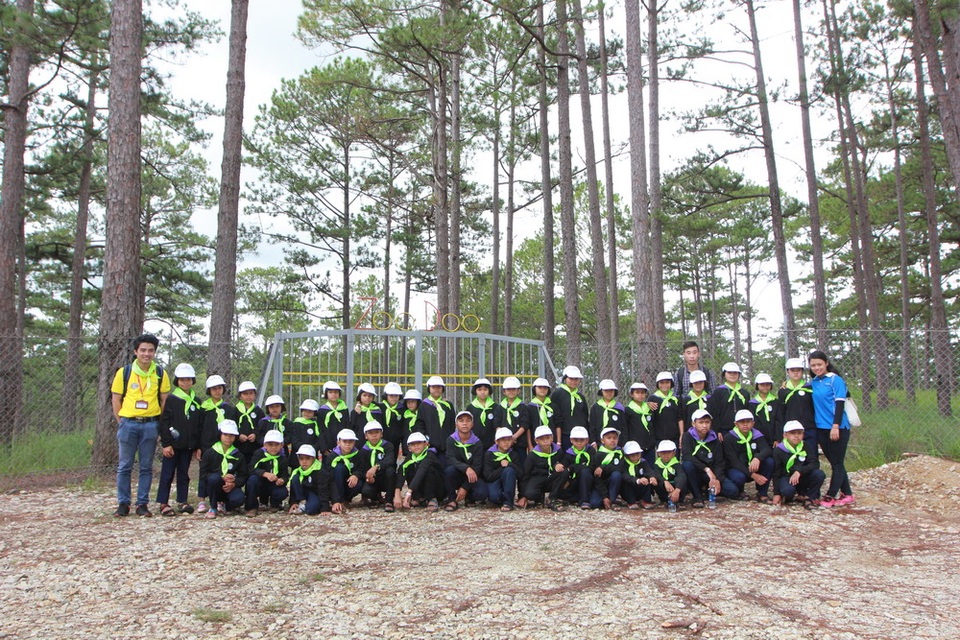 Bà Đồng Thủy – Phó GĐ Ban Tiếp Thị chia sẻ: “Đây là lần đầu tiên Vietravel phát động chương trình “Cho em mùa hè” và nhận được nhiều sự ủng hộ nhiệt tình từ các cơ quan chức năng trên địa bàn, các khách hàng đã đồng hành cùng công ty trong mùa hè này, mang đến cho các em những ký ức đẹp, làm hành trang cuộc sống.