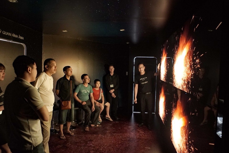 Nâng tầm trải nghiệm cùng Bravia Oled TV - 6 Sự giao thoa giữa kỳ quan, nghệ thuật và âm nhạc cũng đã mang đến cho người xem một màn trình diễn đầy mãn nhãn.
