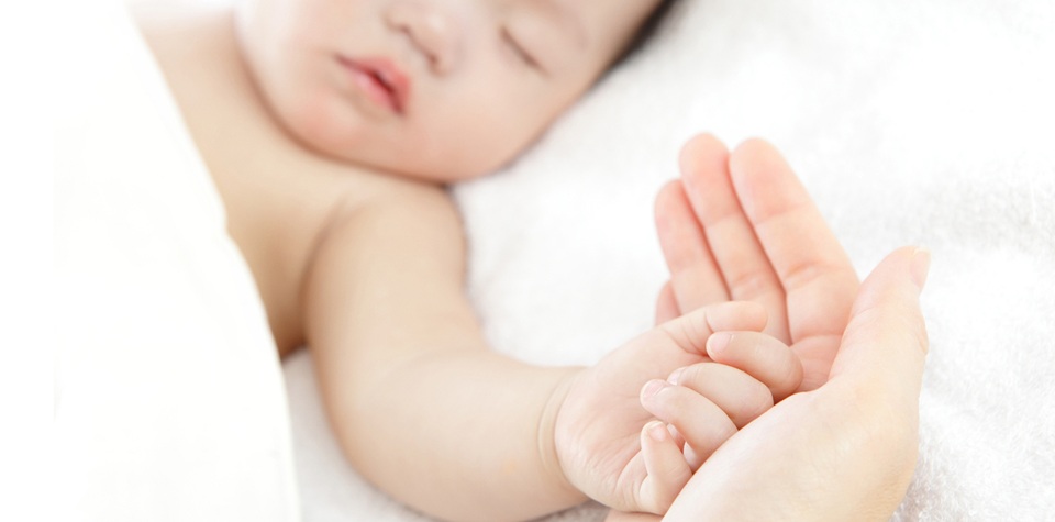 Chăn sợi tre giúp mẹ an tâm, bé yêu ngon giấc - 3 Các chất liệu tự nhiên ngoài sự vượt trội về mức độ an toàn, thì còn dễ thấm hút mồ hôi, thoáng khí hơn so với chất liệu nhân tạo. Tuy nhiên, mỗi chất liệu đều có ưu nhược điểm riêng, mẹ cần cân nhắc thật kỹ khi lựa chọn nhé.