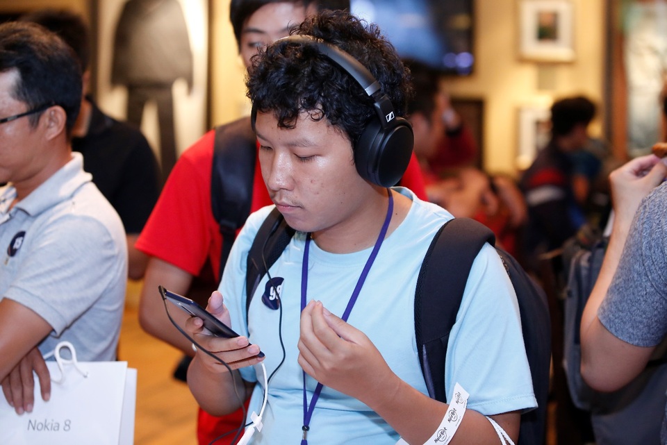 Nokia 8 là chiếc smartphone đầu tiên tích hợp Nokia OZO Audio – công nghệ âm thanh độc quyền chuẩn Hollywood với khả năng thu âm thanh đa chiều 360o, sẽ tái tạo trọn vẹn khoảnh khắc cho video 4K.