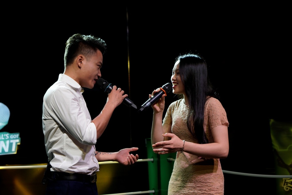 Huda Central's Got Talent 2017: Bùng nổ trong vòng đối đầu - 3 (Ảnh) Cặp đôi tình ca Văn Nghĩa – Minh Nguyệt đốn tim người nghe với giọng ca da diết, ngọt ngào.