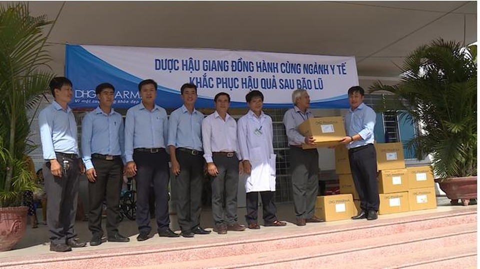 Chương trình "Nghĩa tình đồng nghiệp" hỗ trợ ảnh hưởng cơn bão số 12 - 3 Chương trình "Nghĩa tình đồng nghiệp" hỗ trợ ảnh hưởng cơn bão số 12 - 3