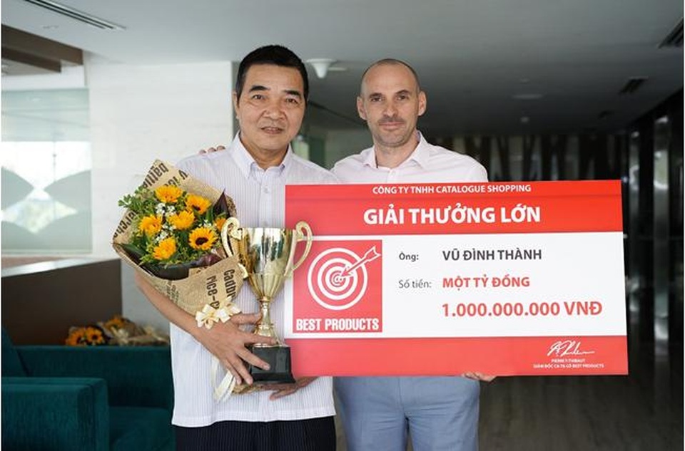 Ông Pierre F.Thibaut – Tổng Giám đốc Công ty TNHH Catalogue Shopping đã trao giải thưởng Lớn trị giá 1 tỷ đồng cho khách hàng Vũ Đình Thành (TP. Hà Nội). Siêu giải thưởng trị giá 150 triệu đồng được trao cho khách hàng: Vũ Thị Thảo (Bà Rịa - Vũng Tàu). Giải thưởng thần tốc trị giá 50 triệu đồng trao cho khách hàng: Triệu Lan Phương (TP. HCM).