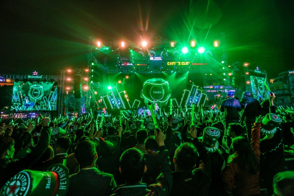 Khoảnh khắc chào đón năm mới tại Heineken countdown party 2016, Hà Nội