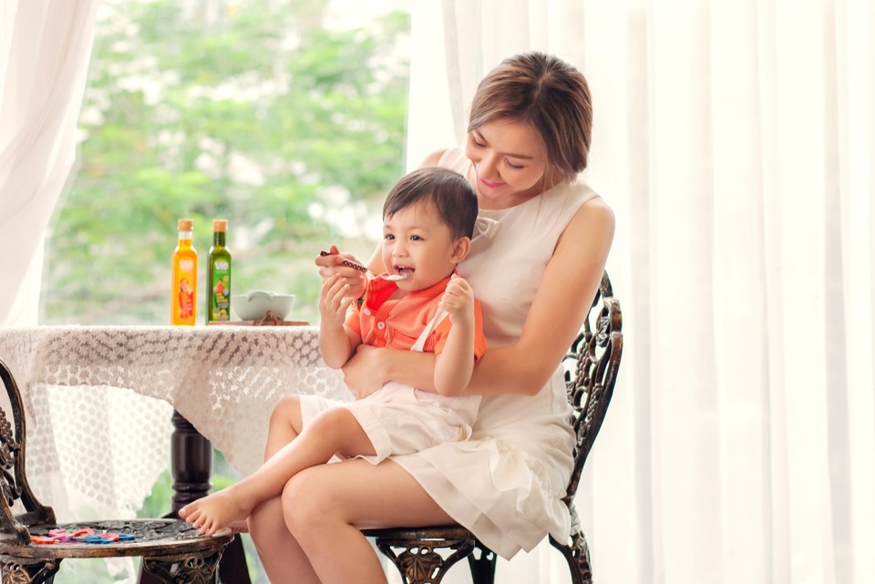 Ái Châu mách thực đơn ăn dặm vừa ngon vừa giàu dưỡng chất - 1 Cùng xem thực đơn ăn dặm do mẹ Ái Châu giới thiệu nhé