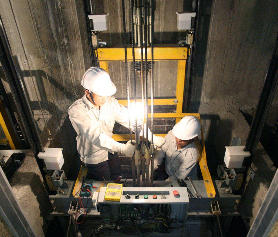 Dòng thang máy chất lượng cao từ Nhật Bản sắp “đổ bộ” thị trường Việt Nam 2018 - 3 Dịch vụ bảo trì thang máy là một trong những thế mạnh đáng quan tâm của Alpec, được đánh giá tích cực và nhận được sự tín nhiệm từ nhiều khách hàng lớn