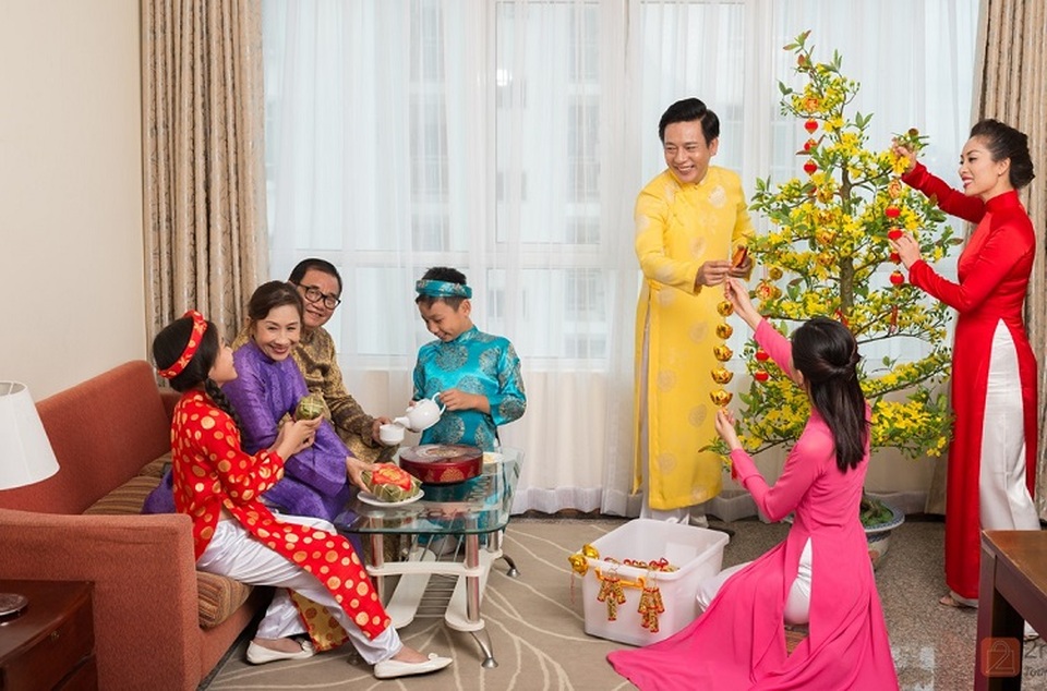 Điều tạo nên hương vị ngày tết trong mỗi gia đình - 1 Cùng dọn dẹp, trang trí nhà cửa đón Tết giúp gia đình gắn kết hơn