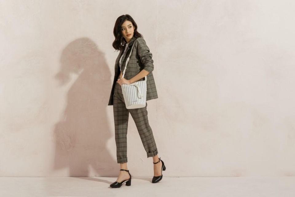 Juno là thương hiệu Việt hiếm hoi ra mắt các BST thường xuyên, chất lượng, hợp xu hướng và được nhiều khách hàng ủng hộ.