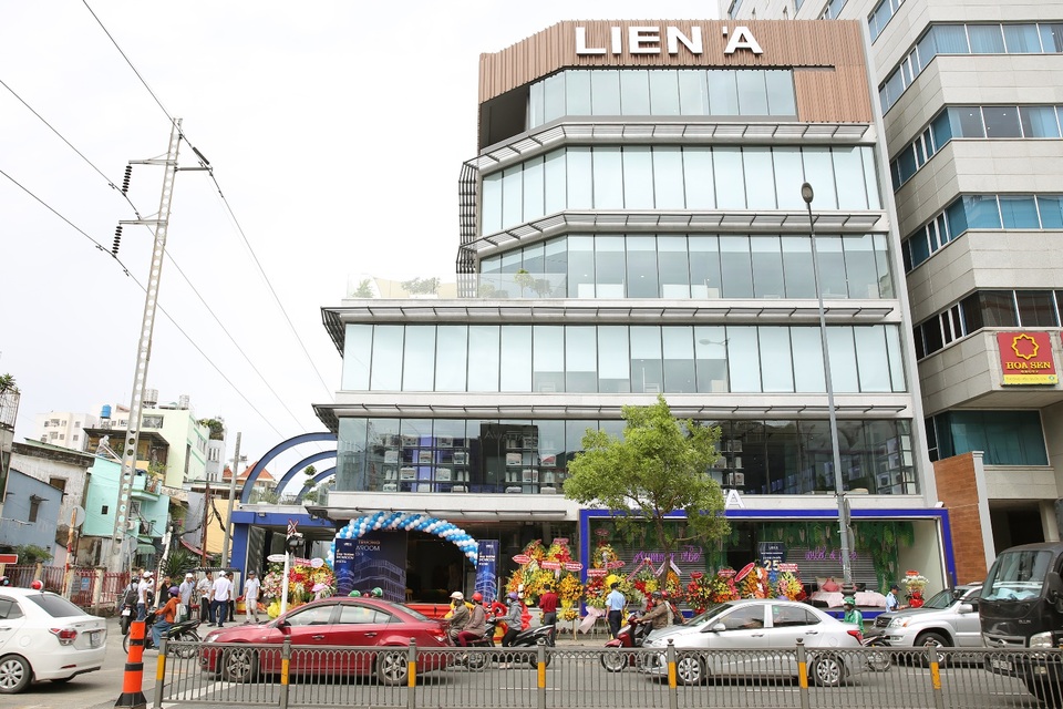 Liên Á ra mắt showroom lớn nhất tại trung tâm TPHCM - 1