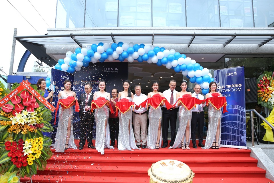 Liên Á ra mắt showroom lớn nhất tại trung tâm TPHCM - 2