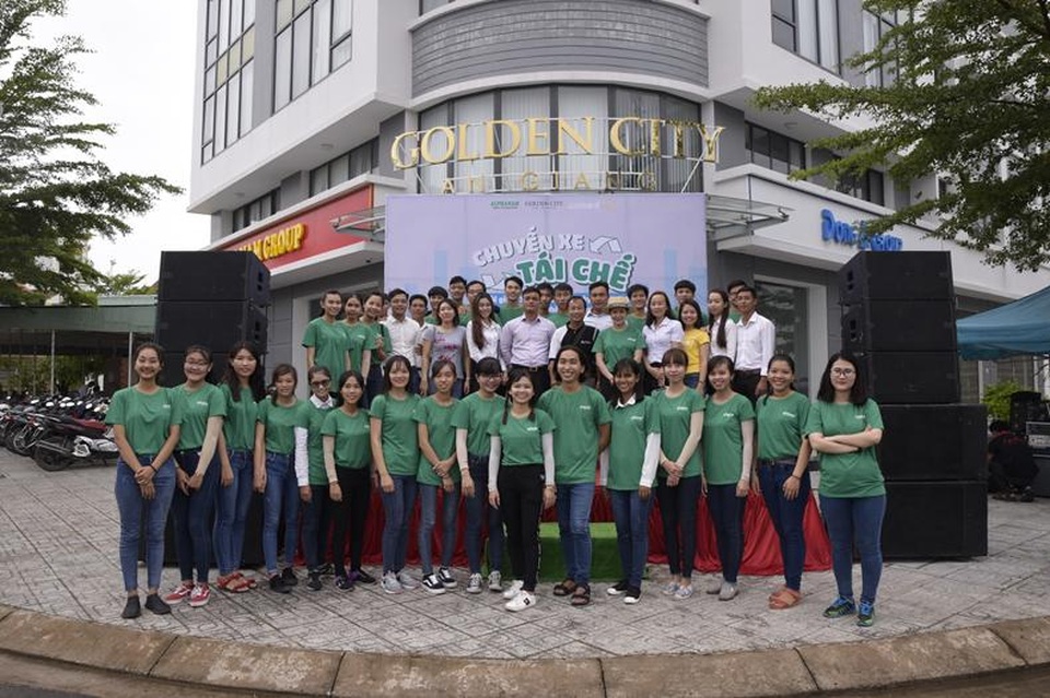 Chuyến xe tái chế thay đổi nhận thức về rác thải điện tử - 1 Lễ phát động Chuyến xe tái chế tại Golden City