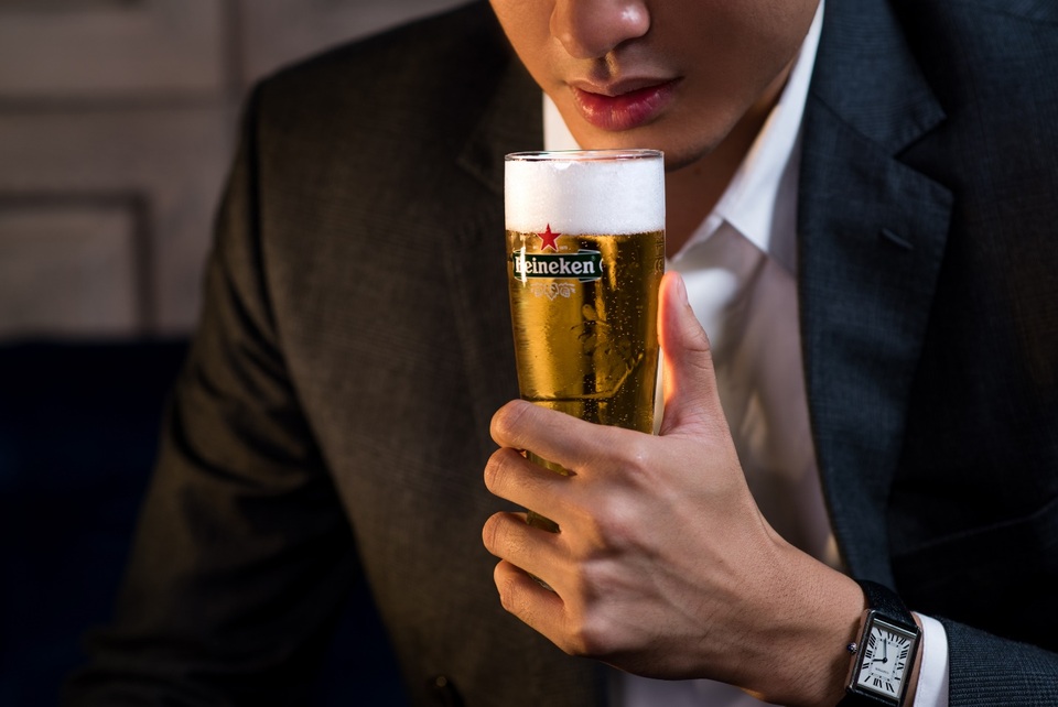 Heineken: Hương vị bia thượng hạng được gìn giữ hàng thế kỷ - 3 Hương vị tuyệt hảo của Heineken luôn đồng nhất tại mọi thị trường trên thế giới