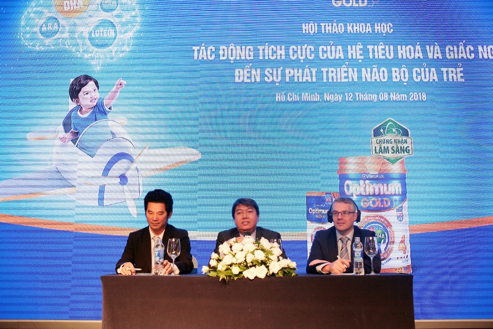 "Hormone hạnh phúc" - Bí quyết giúp trẻ ăn ngon, tiêu hóa tốt - 2 Các chuyên gia dinh dưỡng trong và ngoài nước chia về hormone hạnh phúc Serotonin tại hội thảo