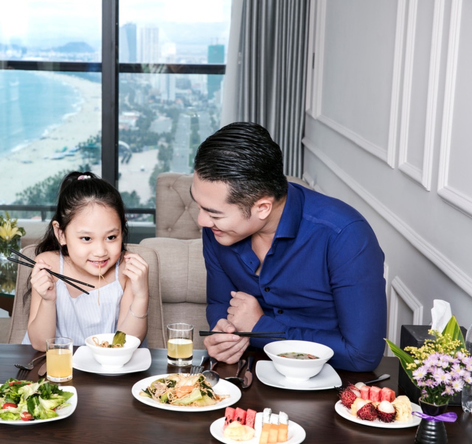 Trọn vẹn kỳ nghỉ cuối tuần cùng gia đình tại Altara Suites - 3 Căn hộ được trang bị đầy đủ bếp nấu nên các gia đình có thể tự tay chuẩn bị các bữa ăn hợp khẩu vị