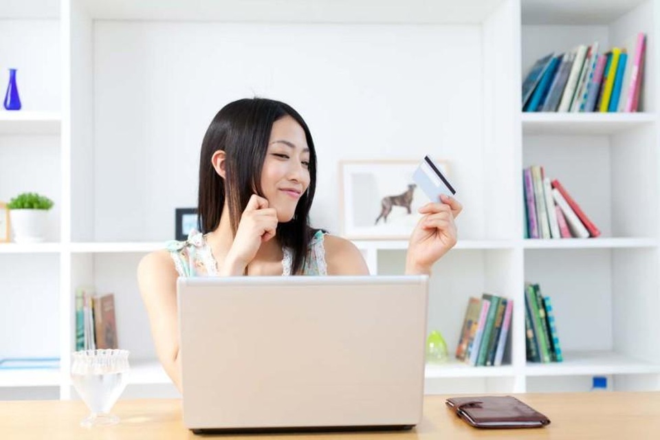 5 tips không thể bỏ qua dành cho bạn trẻ kinh doanh thời trang online - 1 Bán quần áo online đã trở thành trào lưu của các bạn trẻ