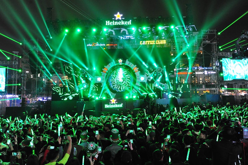 Tiệc Countdown chất chơi lần đầu tiên thắp sáng đất cảng - Ảnh 2. Tiệc Countdown chất chơi lần đầu tiên thắp sáng đất cảng - Ảnh 2.