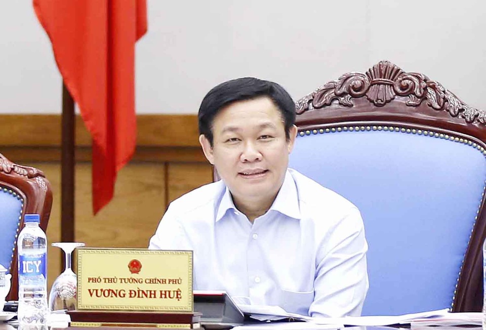 Doanh nghiệp nhỏ có chỗ "bấu víu" khi không tiếp cận được vốn ngân hàng - 1 Phó Thủ tướng Vương Đình Huệ chủ trì buổi làm việc với các bộ, ngành nhằm tháo gỡ khó khăn vướng mắc cho hoạt động bảo lãnh tín dụng cho các DNNVV (Ảnh: VGP)