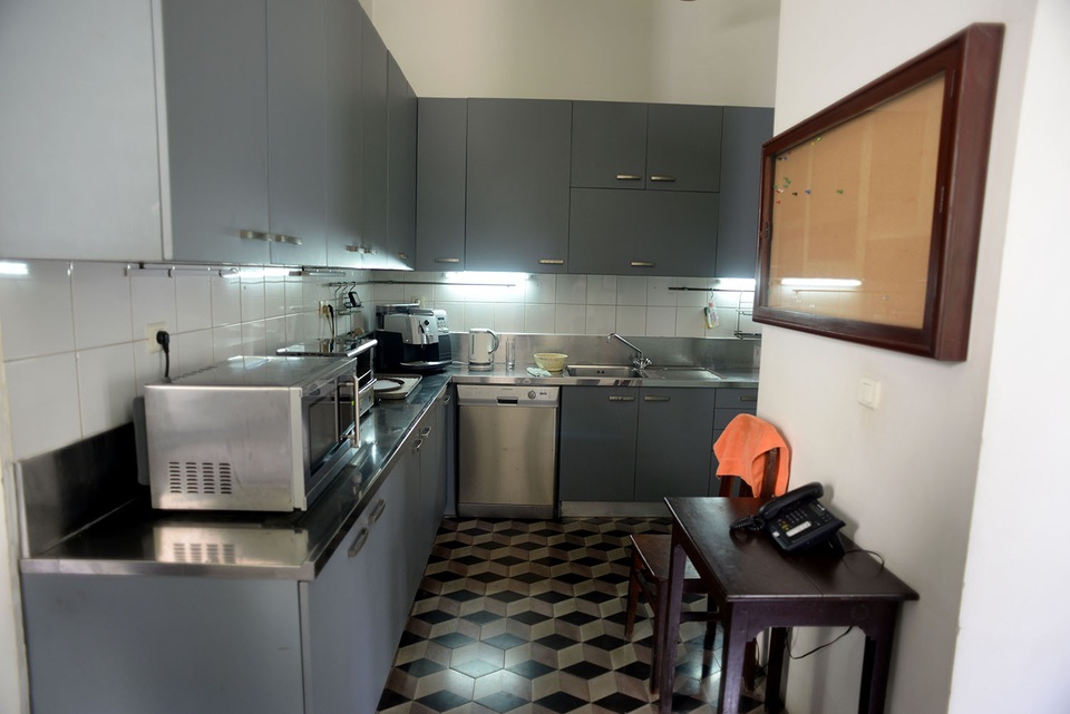Cận cảnh tòa nhà Tổng lãnh sự Pháp 150 tuổi tại TPHCM - 3 Không gian bếp là nơi chế biến các món ăn cho gia đình ngài Tổng lãnh sự.