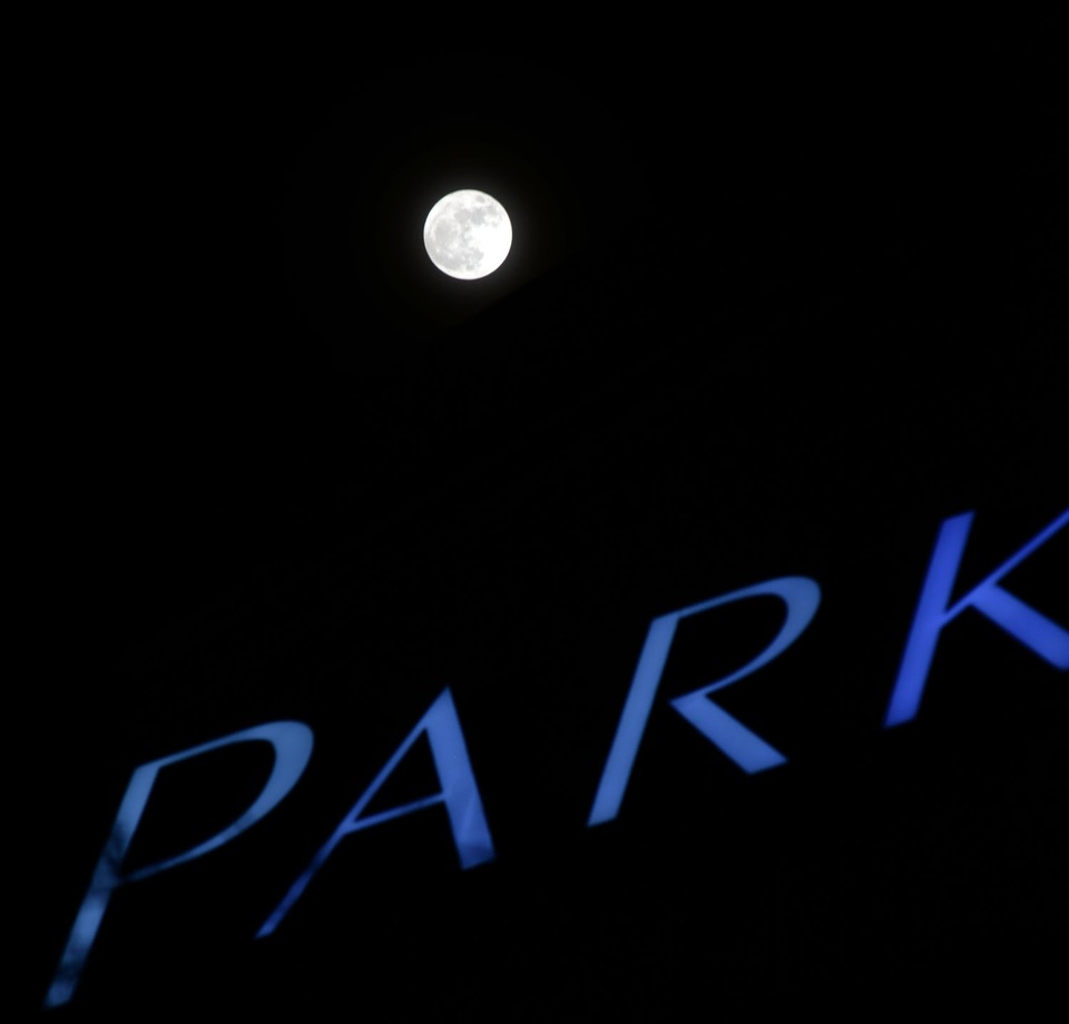 Ngắm siêu trăng trên bầu trời Sài Gòn - 4 Những địa điểm để ngắm trăng là các khu vực ít ánh sáng.