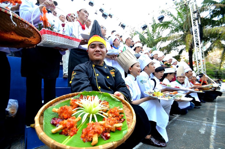 Ẩm thực Việt cần một bệ phóng… - 1 Lực lượng đầu bếp trẻ Việt hiện rất đông đảo và vô cùng sáng tạo.