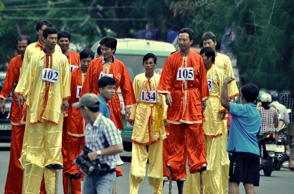 Từ sáng sớm các “kheo thủ” đã tập trung khởi động.