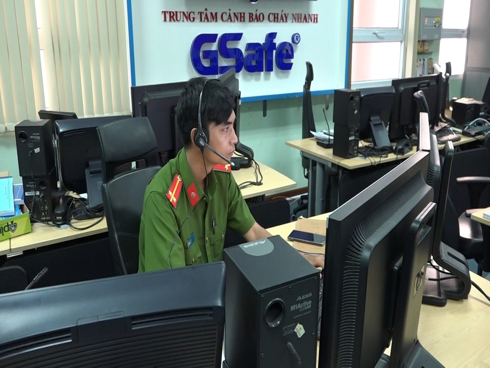 Tuy thiết bị hiện đại nhưng sự tập trung cao độ của các chiến sĩ trực ban vẫn là quan trọng nhất.