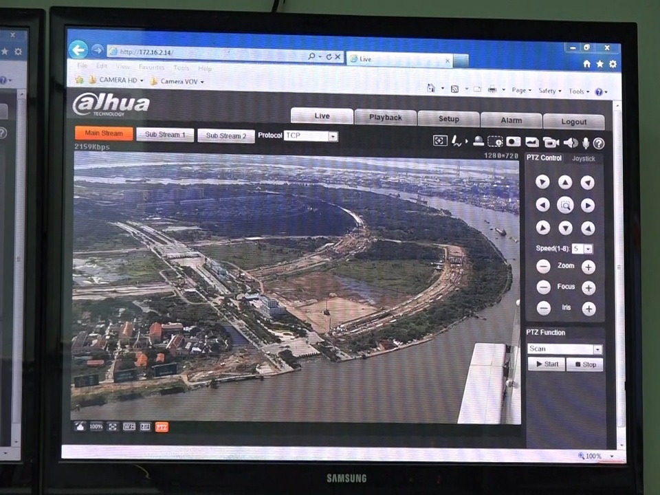 Góc máy nhìn về bờ quận 2, vị trí phía trên hầm Thủ Thiêm.