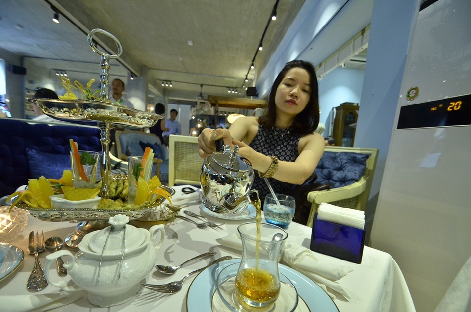 Khám phá cách thưởng thức trà của người Thổ Nhĩ Kỳ - 1 Một bàn trà theo phong cách người Thổ.