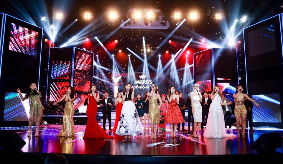 “Zippo, Mù tạt và Em” ẵm cùng lúc 3 giải thưởng tại VTV Awards 2016 - 9 Một tiết mục trong chương trình do các ca sĩ trẻ biểu diễn.