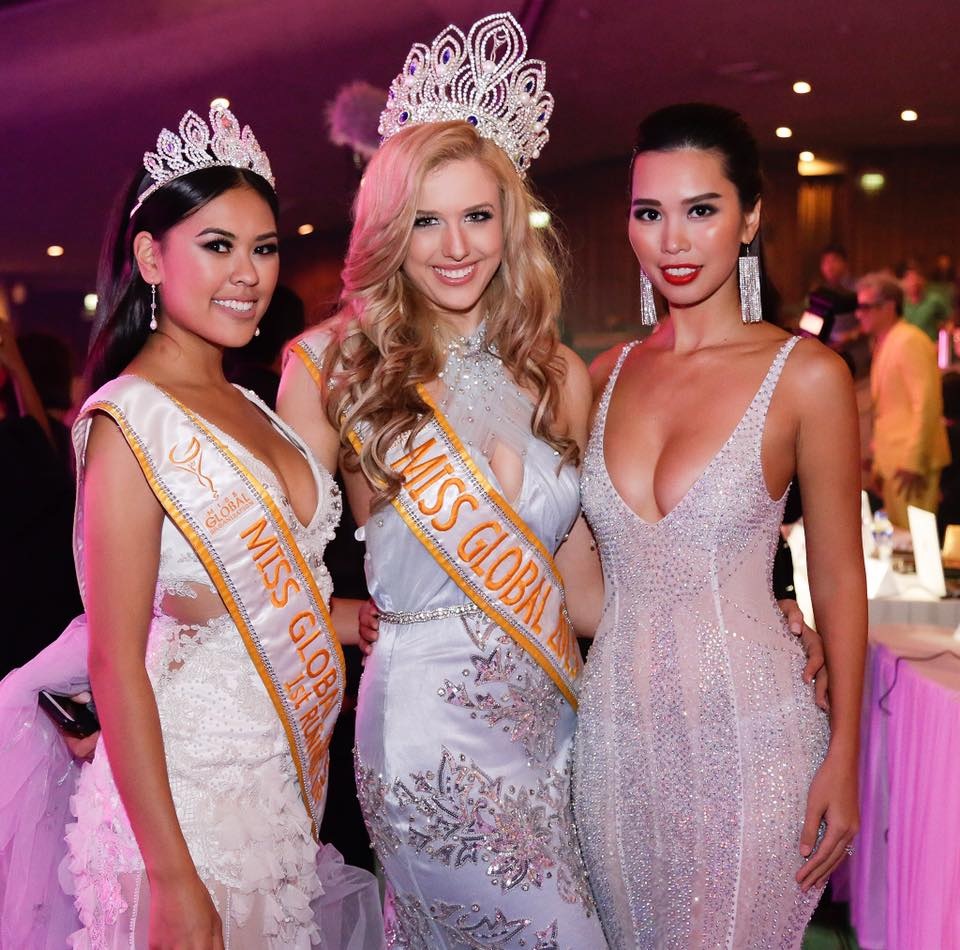 Siêu mẫu Hà Anh gợi cảm ngang Hoa hậu Hoàn vũ 2005 Natalie Glebova - 8 Có thể nói siêu mẫu Hà Anh đã chứng tỏ là niềm tự hào của Showbiz Việt khi vừa mang vẻ đẹp hình thể, vừa hội tụ tài năng nổi bật và vẻ đẹp trí tuệ, có những hoạt động nổi bật ở trong nước và quốc tế.