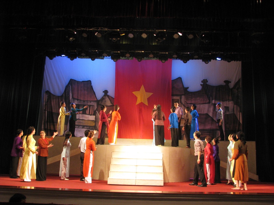 Vở chèo Cánh chim trắng trong đêm của tác giả Nguyễn Đăng Chương. Ảnh: T.T.