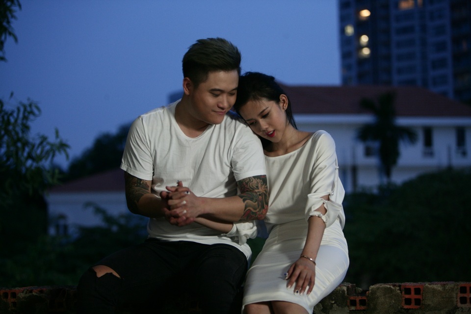 Khắc Việt đã cao thượng nhường vợ cho gã giang hồ Duy Khánh.