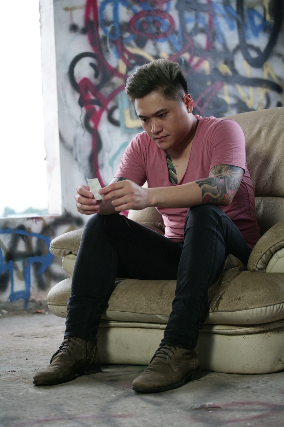 Đây là dự án âm nhạc mà lần đầu tiên Duy Khánh và Khắc Việt kết hợp với nhau.