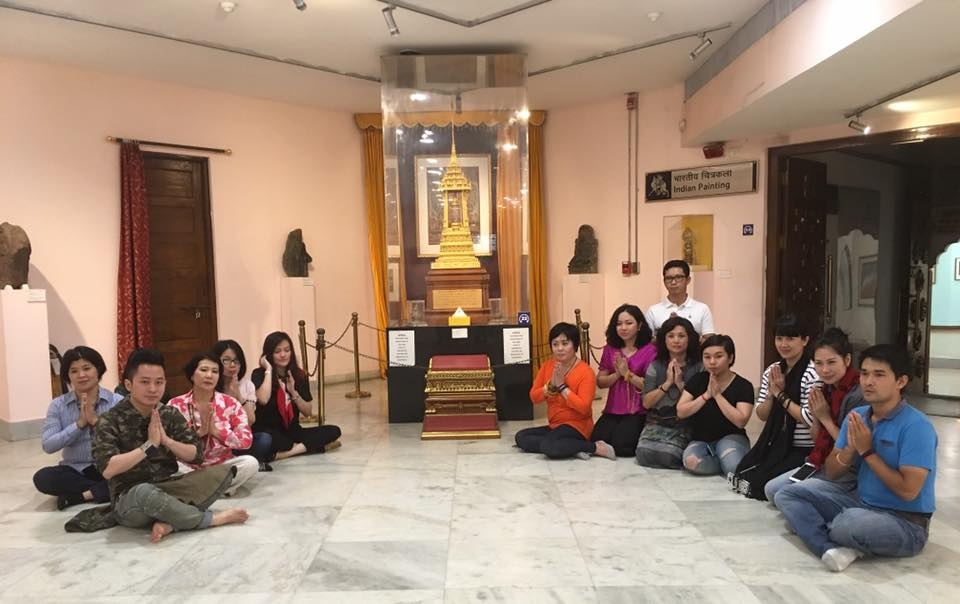 Tùng Dương nghỉ chạy show, hành hương về đất Phật - Ấn Độ - 13