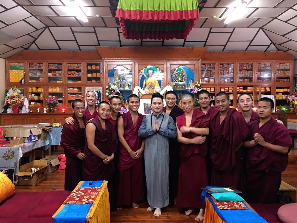 Tùng Dương nghỉ chạy show, hành hương về đất Phật - Ấn Độ - 5