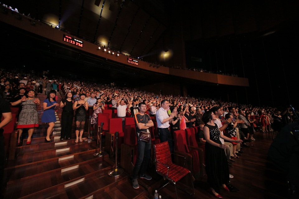 4000 khán giả Hà Nội phát cuồng vì Boney M và Chris Norman - 5