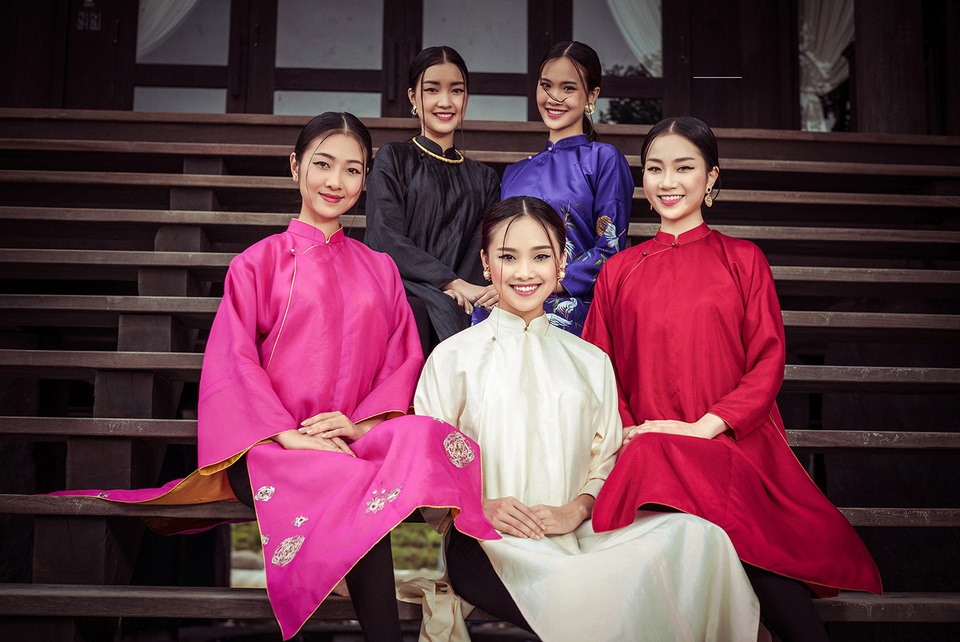 “Nàng thơ xứ Huế” trở lại sau sự cố bỏ thi Hoa hậu Việt Nam - 10 5 cô gái này sắp tới sẽ có những dự án về thời trang.