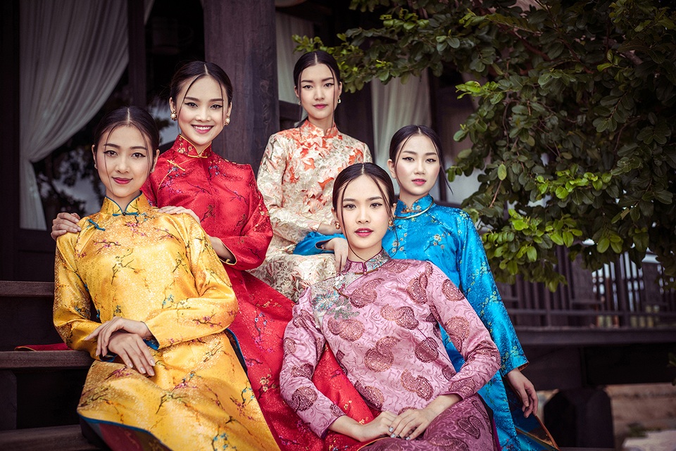 “Nàng thơ xứ Huế” trở lại sau sự cố bỏ thi Hoa hậu Việt Nam - 8 Kiều Vỹ đến từ Quảng Nam. Cô gái xứ Quảng được khán giả và giới chuyên môn đánh giá là ứng cử Hoa hậu ngay từ ngày đầu xuất hiện nhưng cuối cùng cô chỉ lọt vào Top 10 và đạt giải Người đẹp áo dài.