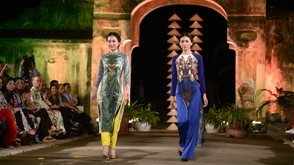 Chuyện về bộ sưu tập áo dài được lấy ý tưởng từ tranh khắc gỗ - 3