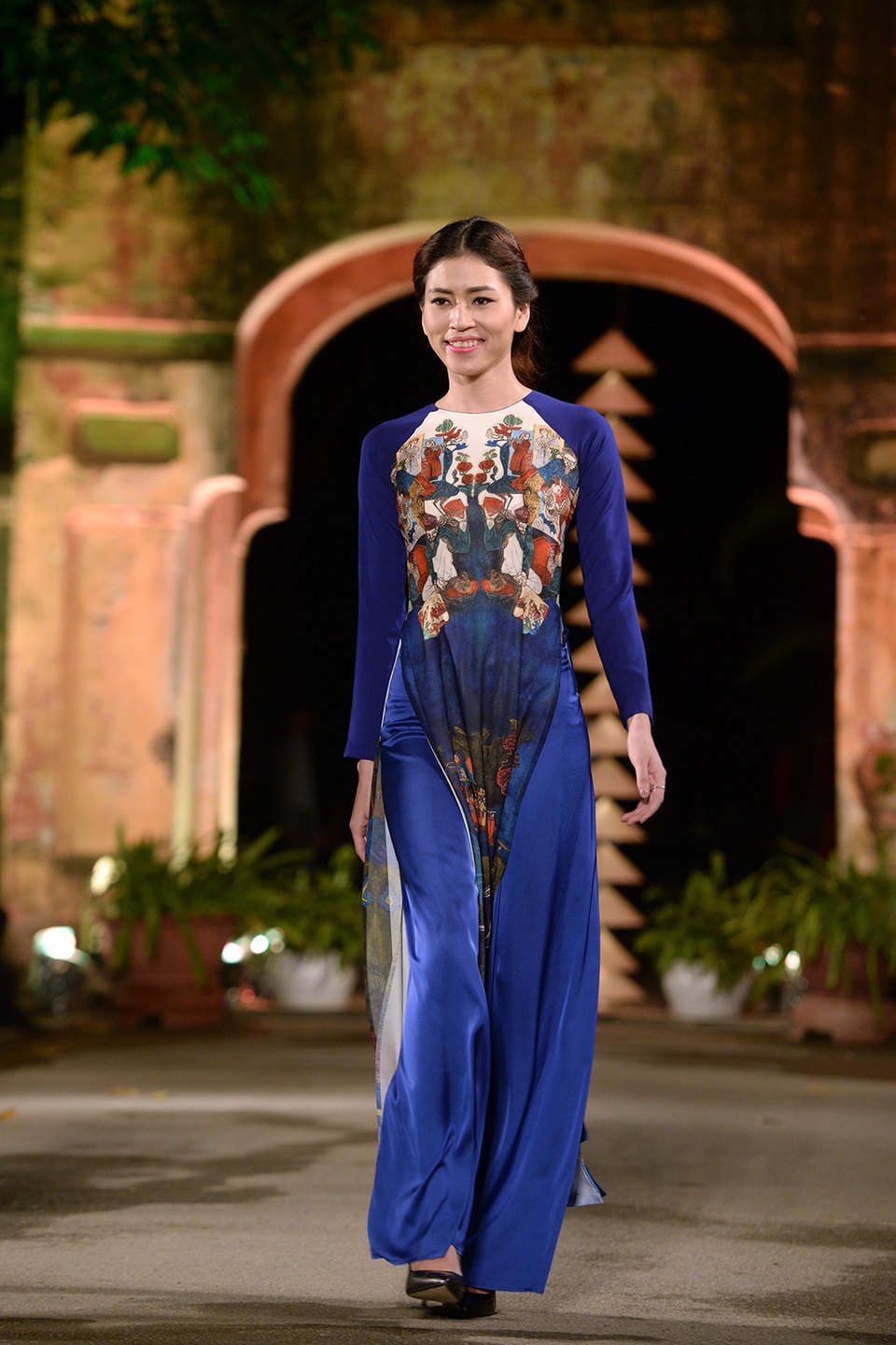 Chuyện về bộ sưu tập áo dài được lấy ý tưởng từ tranh khắc gỗ - 4