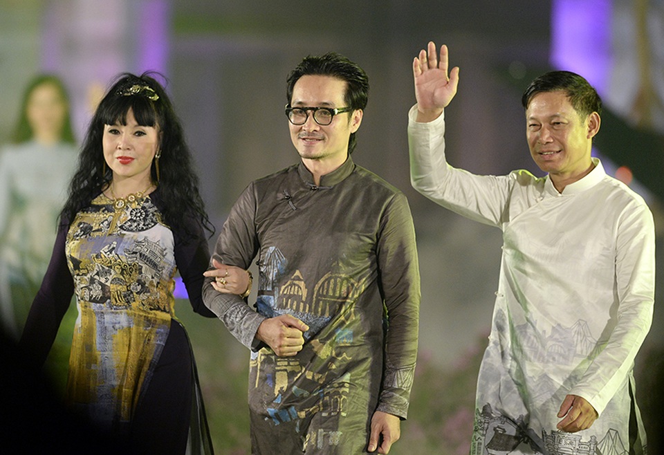 NSND Lan Hương, NSƯT Tiến Hợi và NTK Quang Huy.