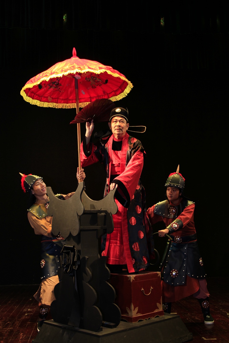 Một cảnh được đầu tư của vở kịch.