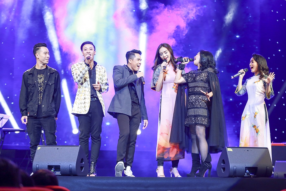 Giọng hát điêu luyện của các ca sĩ thành danh được nhường chỗ cho các giọng hát trẻ của “Xfactor – Những học trò xuất sắc” của ca sĩ Thanh Lam và Tùng Dương. Nam ca sĩ này mong muốn khán giả hãy mở lòng đón nhận và tạo cơ hội cho các bạn được hát, được sẻ chia và cống hiến.  