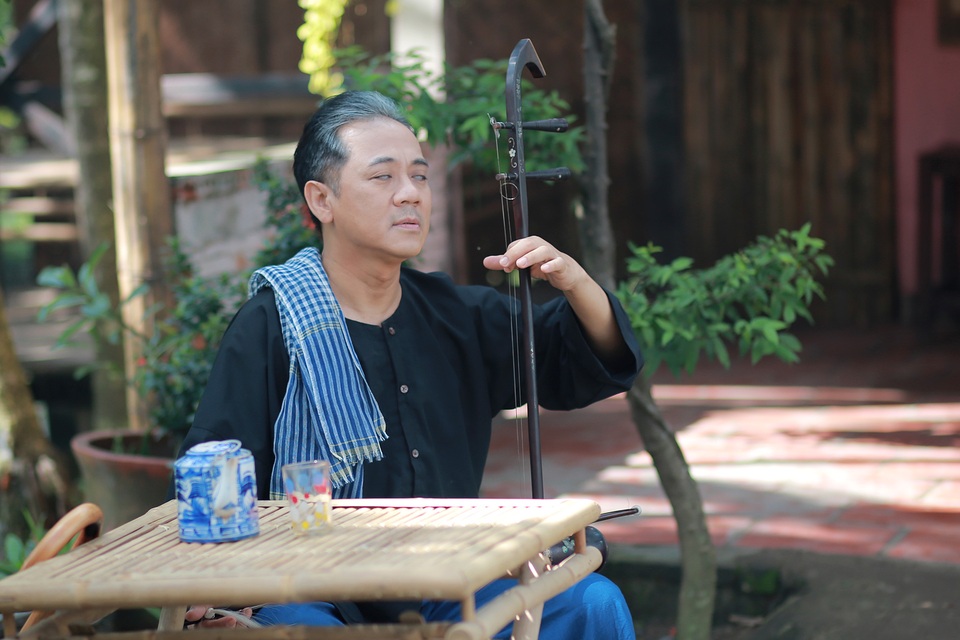 Toàn bộ cát sê của vai diễn trong phim này nam diễn viên Thành Lộng đều ủng hộ hết cho người dân miền Trung bị lũ.