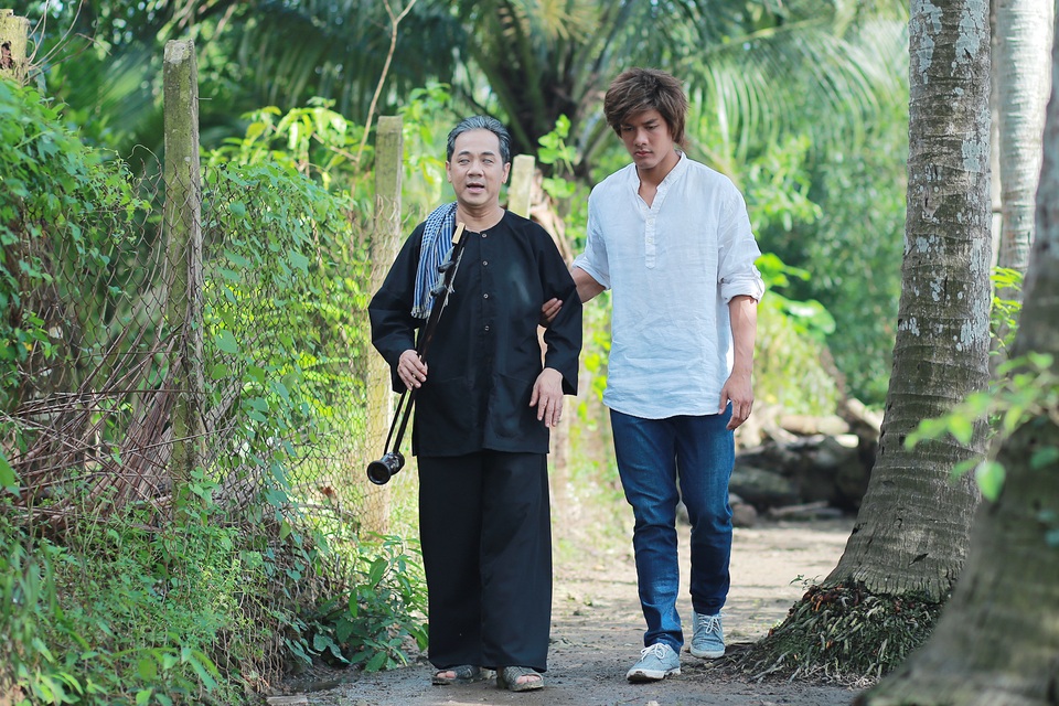 NSƯT Thành Lộc vào vai cụ Đồ Chiểu trong phim chiếu Tết 2017 - 5