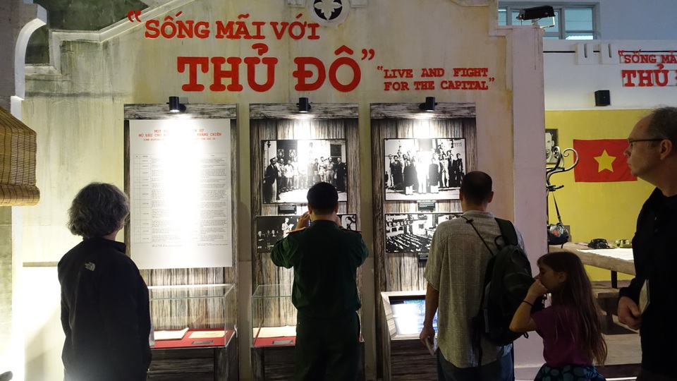 Triển lãm thu hút rất đông khách trong và ngoài nước đến tham quan.