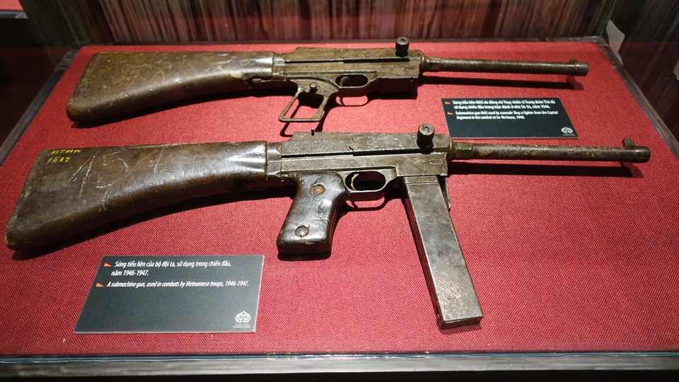 Súng tiểu liên của bộ đội ta sử dụng trong chiến đấu năm 1946 - 1947.