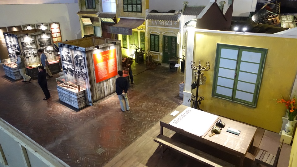 Nhiều tài liệu, hiện vật quý giá tại triển lãm “Sống mãi với Thủ đô” - 2