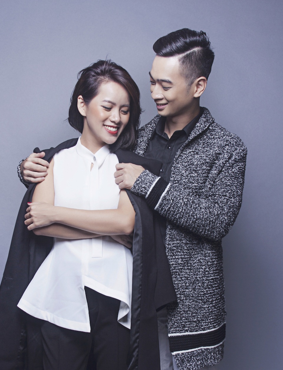 Slim V lần đầu khoe ảnh ngọt ngào bên bạn gái - 2 Thực ra, gần đây, Slim V cùng nghệ sĩ sáo Huyền Trang xuất hiện bên cạnh nhau trong rất nhiều chương trình, đồng thời trở thành cặp đôi ăn ý trong biểu diễn. Cả hai được dự báo là cặp đôi đặc biệt sẽ có nhiều sự kết hợp và tạo nên những bước đột phá trong năm tới.