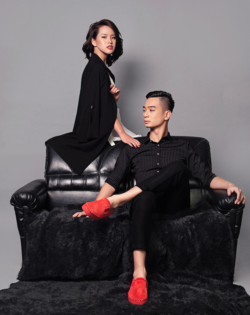 Slim V lần đầu khoe ảnh ngọt ngào bên bạn gái - 5 Cô cũng là nghệ sĩ sáo Flute tiên phong cho việc kết hợp với dòng nhạc điện tử cô cùng với SlimV tham gia nhiều festival âm nhạc điện tử lớn quy tụ các nghệ sỹ hàng đầu trên thế giới tại Việt Nam như: Armin Van Buuren, Dimitri Vegas & Like Mike, HeadHunter…v..v..